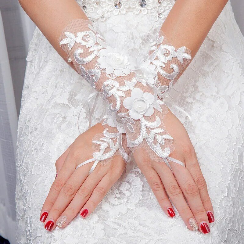 Gants de mariage courts blancs pour femmes, gants de patients sans doigts, gants de mariée en dentelle avec perles, accessoires de mariage