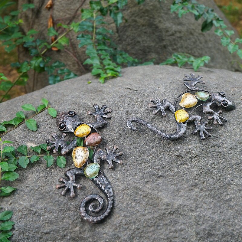 2pcs 작은 금속 도마뱀 벽 홈 및 정원 장식 야외 동상 액세서리 조각 동물