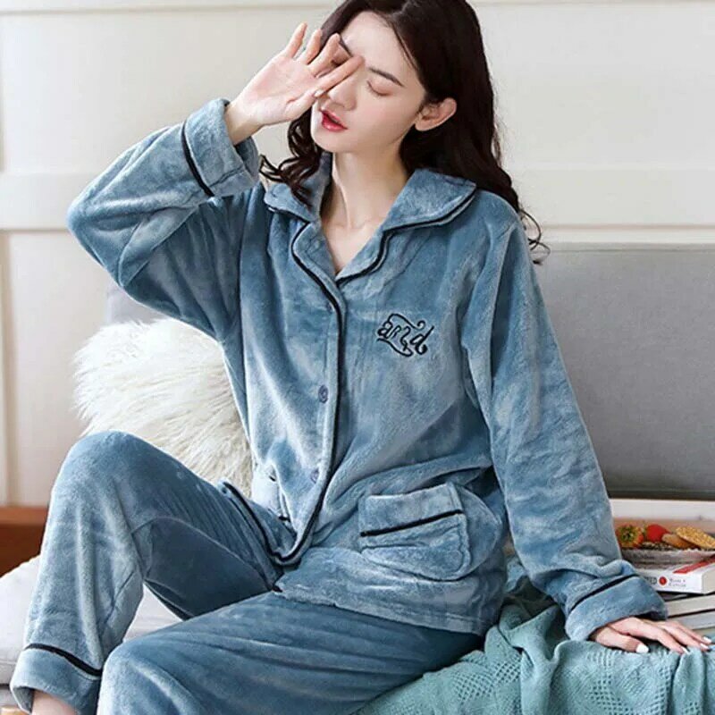 Conjunto de pijama de dos piezas para mujer, ropa de dormir cálida con estampado informal, de manga larga, a la moda, para otoño e invierno, NBH546