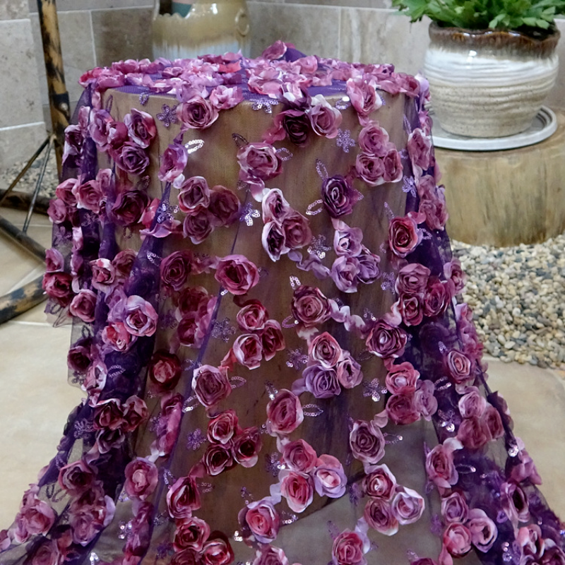 Codice 5 nuovo tessuto per abiti ricamato in maglia ricamata a maglia tridimensionale con fiore di rosa.