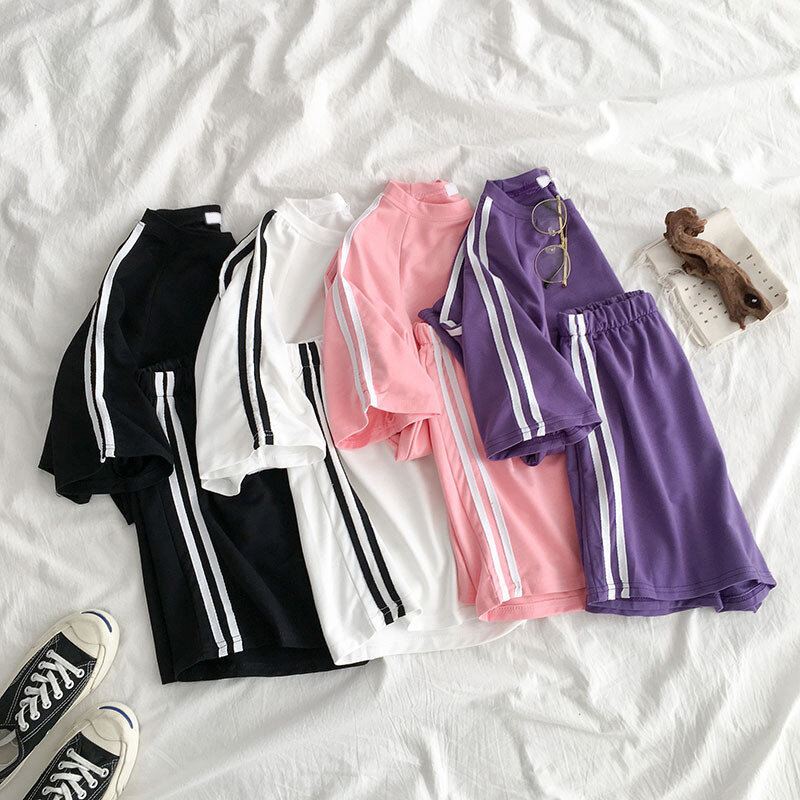 Conjunto de agasalho listrado de verão, feminino, camiseta de manga curta, conjunto com mini short, duas peças, 2021, casual, roupa esportiva feminina