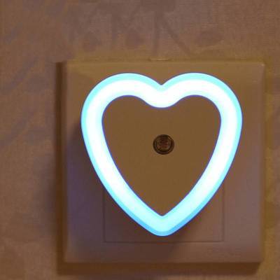 Lámpara de inducción automática con Control de luz inteligente nocturna, luz Led enchufable para mesita de noche, alimentación nocturna para bebés