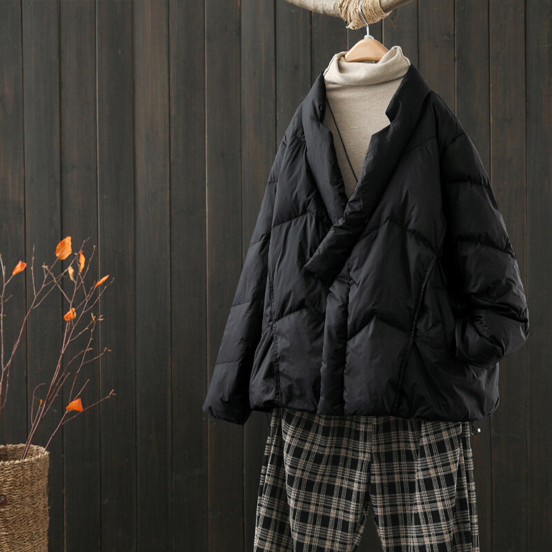 Chaqueta de plumón de pato para mujer, chaqueta de Color liso holgada y fina con cuello de pico cálido, estilo Retro literario Simple, Color blanco, novedad de invierno de 2021