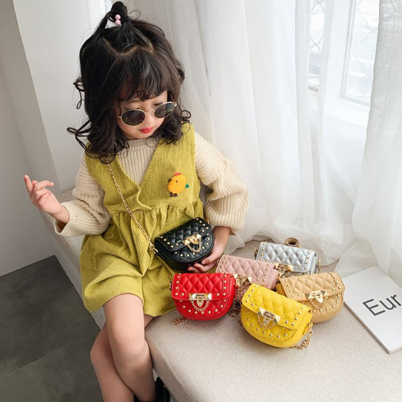 Mini bolsa de moedas para meninas, bolsa de mão de couro pu com rebites fashion fofa para meninas, bolsa mensageiro de princesa coreana, bolsa de corrente para crianças
