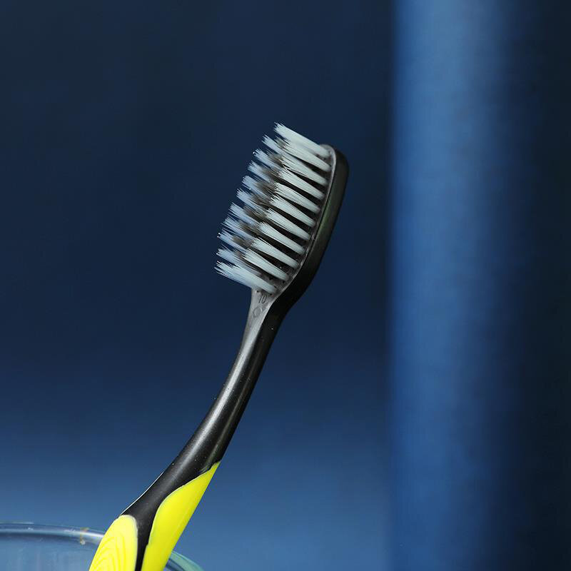Зубная щетка Nano с бамбуковым углем, мягкая щетка для чистки однозубной щетки для взрослых, случайный цвет
