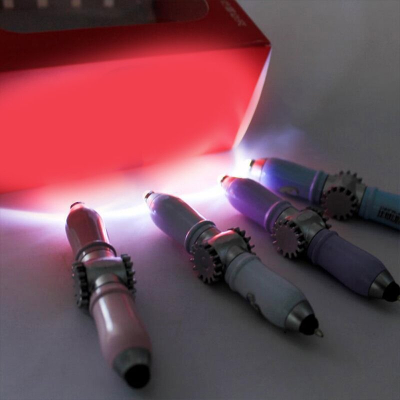 Kreative Spinning Pen mit LED Licht Tasche Kugelschreiber Twist Öffnen/Schließen M3GD