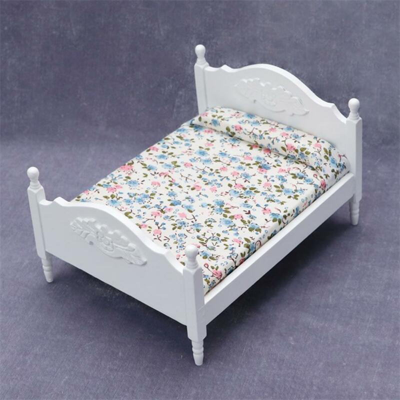 Exquisite  Delicate Dollhouse Mini Double Bed Wood Miniature Bed No Burr   for Children