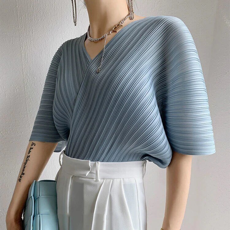 Top plissado feminino de verão, camisa de mangas curtas com decote em v, design solto, nicho de chiffon, roupas femininas, 2021