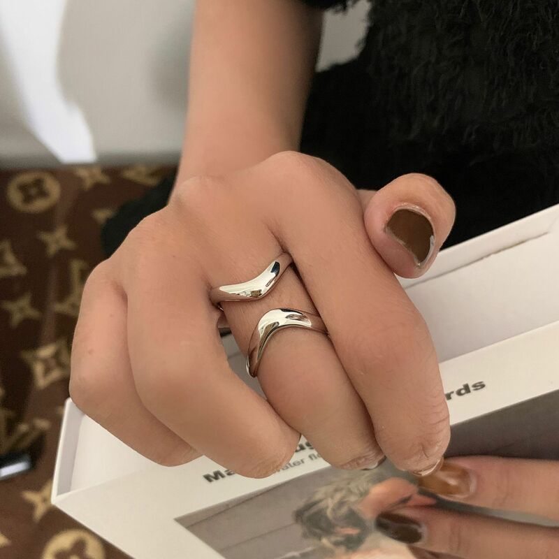 Женское кольцо геометрической формы, из серебра 925 пробы