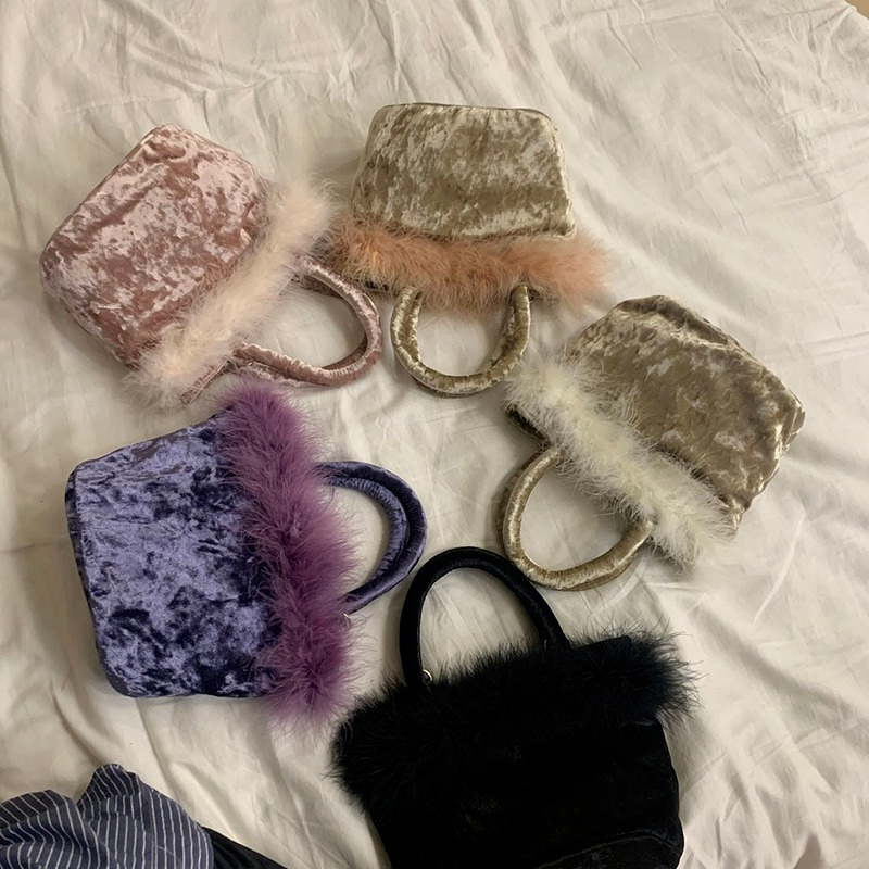 Vintage Velvet Small Buckets Women Handbags Fluffy Ostrich Fur Shoulder Crossbody Bags for Women Casual Furry Plush Hand Bag New