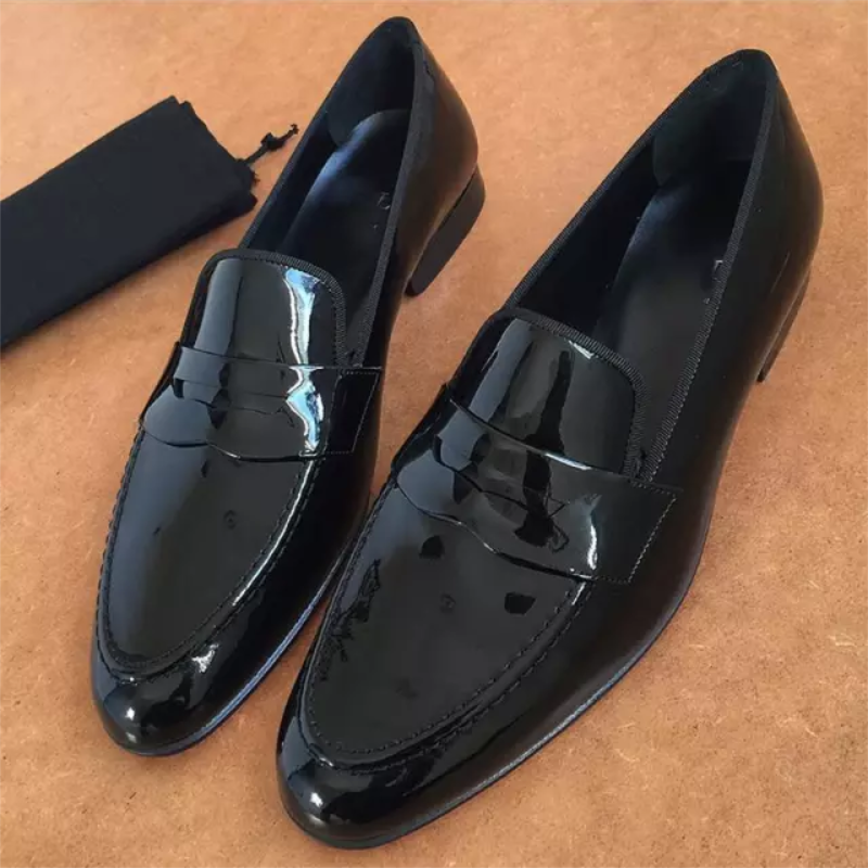 Мужские однотонные лакированные туфли ручной работы из искусственной кожи с острым носком на низком каблуке, деловые повседневные туфли, к...