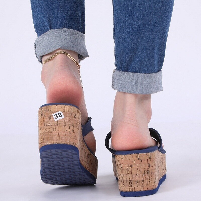ผู้หญิงรองเท้าแตะ2021ฤดูร้อนสไตล์ใหม่รองเท้าแตะแพลตฟอร์มรองเท้าแตะสุภาพสตรี One-Step Flip-Flops หนังเป...