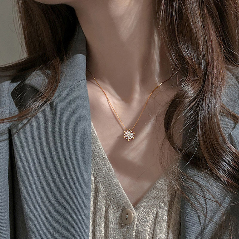 Neue Silber Schneeflocke Halskette Shiny Cubic Zirkon Geometrische Anhänger Mode Schlüsselbein Kette Exquisite Halskette Geschenke für Mädchen