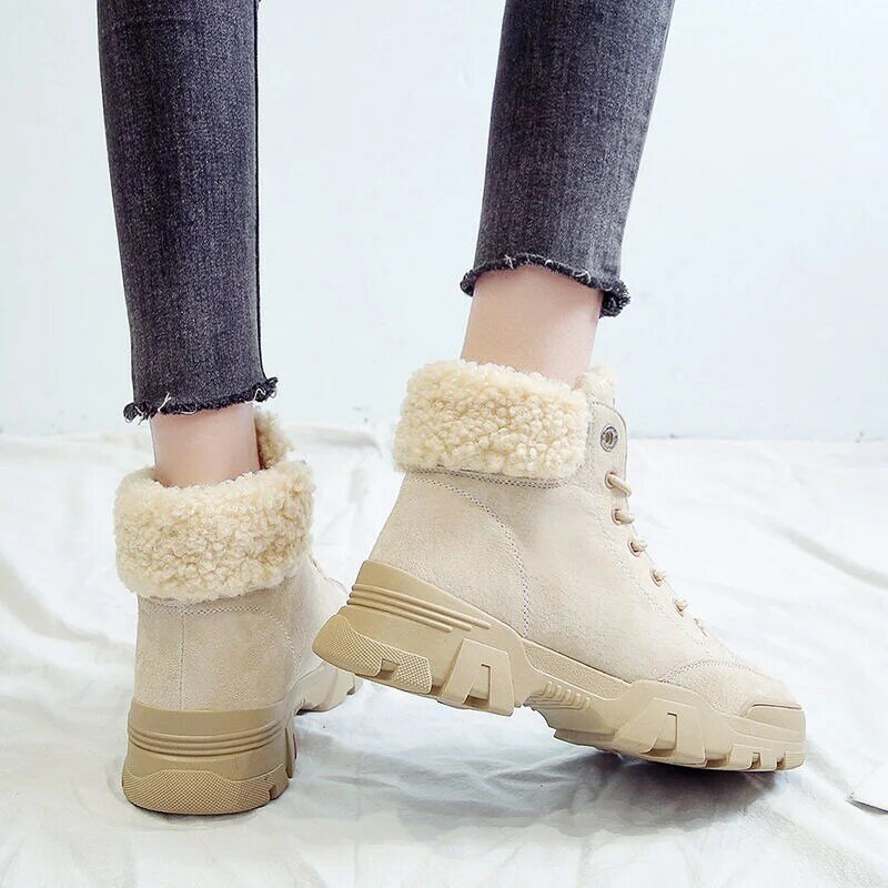 Botas de neve feminina bege pelúcia quente pele causal botas sapatos tênis tornozelo botas plataforma sola grossa rendas até sapatos de inverno