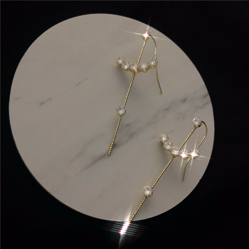AOMU-pendientes de Metal con diamantes de imitación para mujer, aretes con forma de hueso para la oreja, estilo Punk, múltiples formas de usar