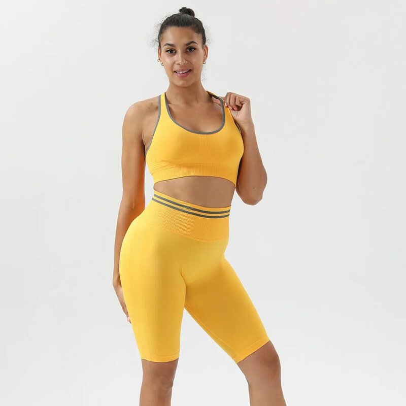 Set Setelan Yoga 2 Potong Atasan Bra Olahraga Wanita Celana Pendek Mulus Pakaian Kebugaran Gym Setelan Mode Atletik Yoga Set Gratis Pengiriman