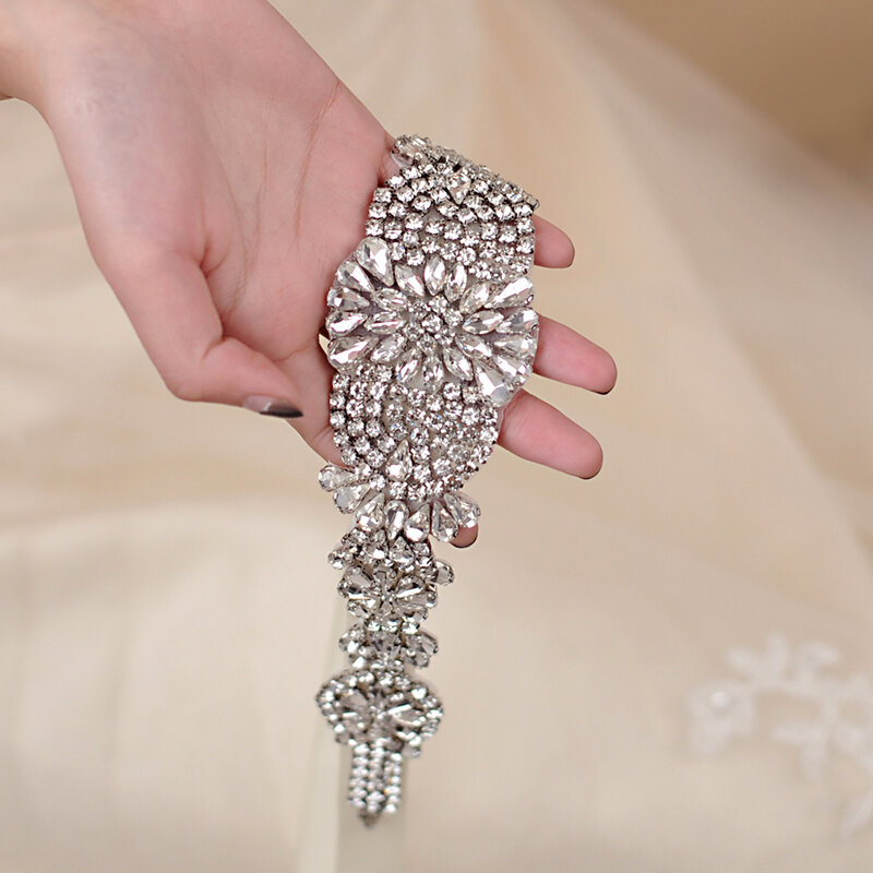 Sabuk Pengantin Menakjubkan Buatan Tangan 100% Sabuk Gaun Pengantin Berlian Perak untuk Wanita Sabuk Pinggang Pernikahan Pengantin