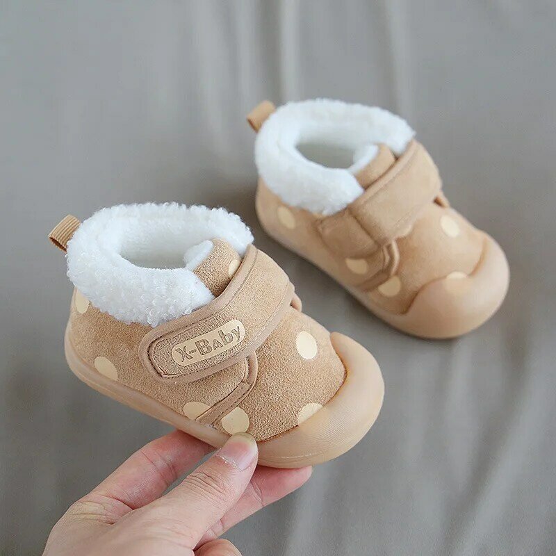 2020 겨울 플러시 아기 소녀 소년 유아 신발 유아 캐주얼 워커 신발 부드러운 바닥 편안한 아이 운동화 인쇄 포인트 신발