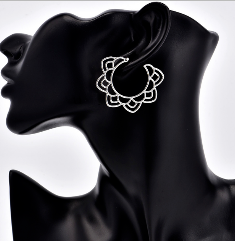 Mode-sieraden Hollow Flower Drop Oorbellen Voor Vrouwen Verjaardagscadeau