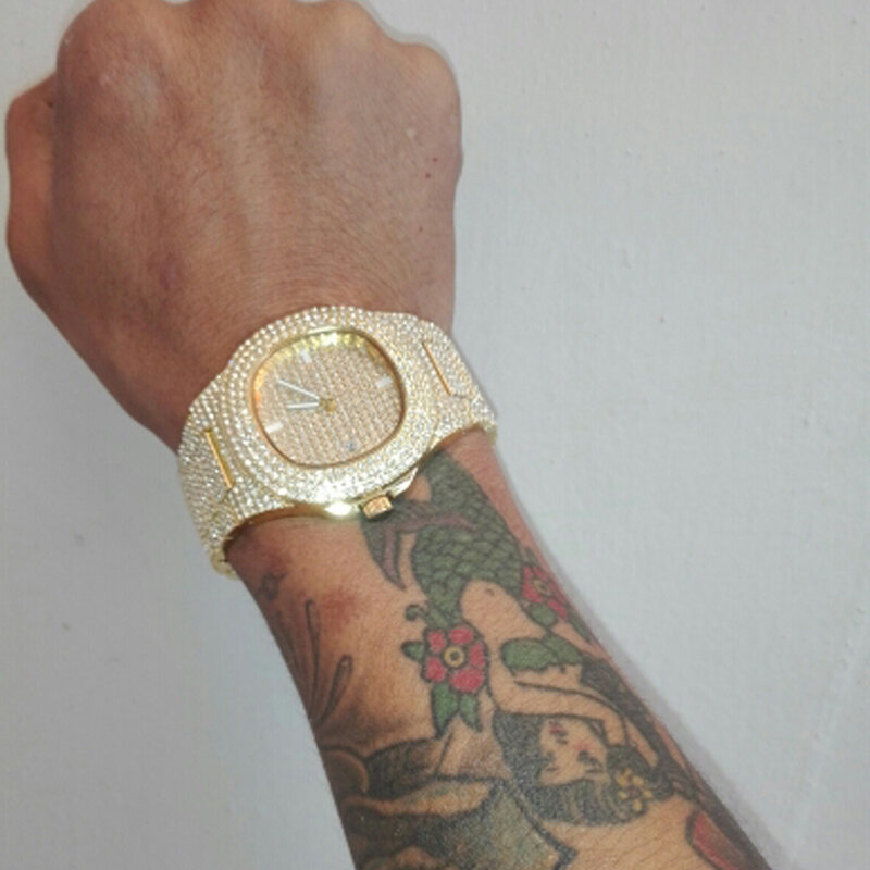 Moda quente relógios masculinos 2023 luxo diamante relógio de quartzo à prova dcasual água casual relógio masculino hip hop iced para fora 18k colar de ouro jóias