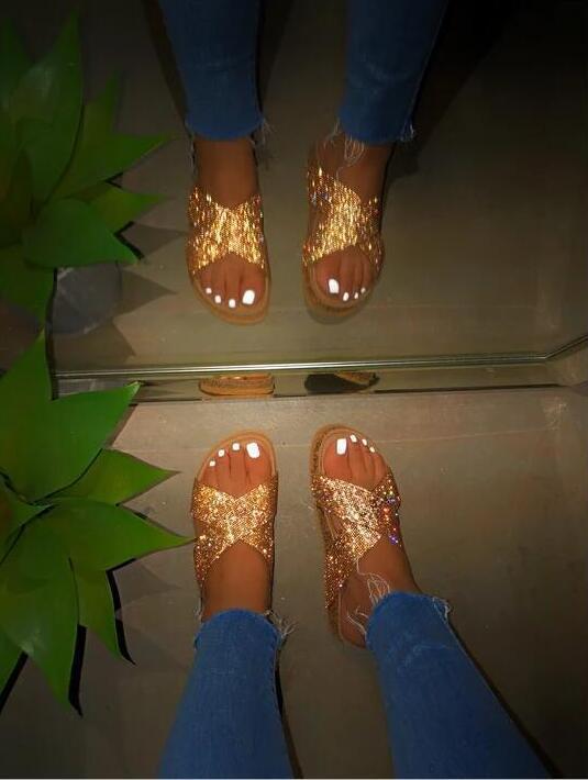 Zapatillas planas con diamantes brillantes de imitación para exteriores, zapatillas de verano cómodas y duraderas, novedad de verano, 2019