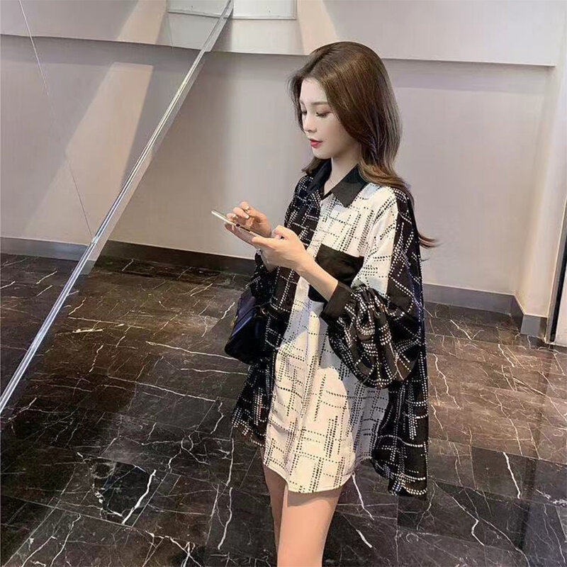 春の新韓国スタイルの女性のトップのためふっくらステッチ長袖シャツプラスサイズルーズミドル長の腹カバーシャツ