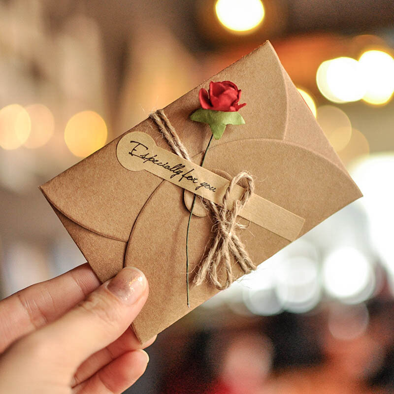 Mini enveloppe vintage en papier de motif Kraft pour carte d'invitation, fleurs sèches faites à la main, cadeau de fête de mariage, 5 pièces