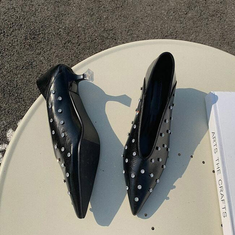Sepatu Merek Wanita Kantor Kasual Sepatu Slip On Mulut V Seksi Hak Tinggi Ujung Lancip Pesta Pompa Kristal Musim Semi Baru 2021