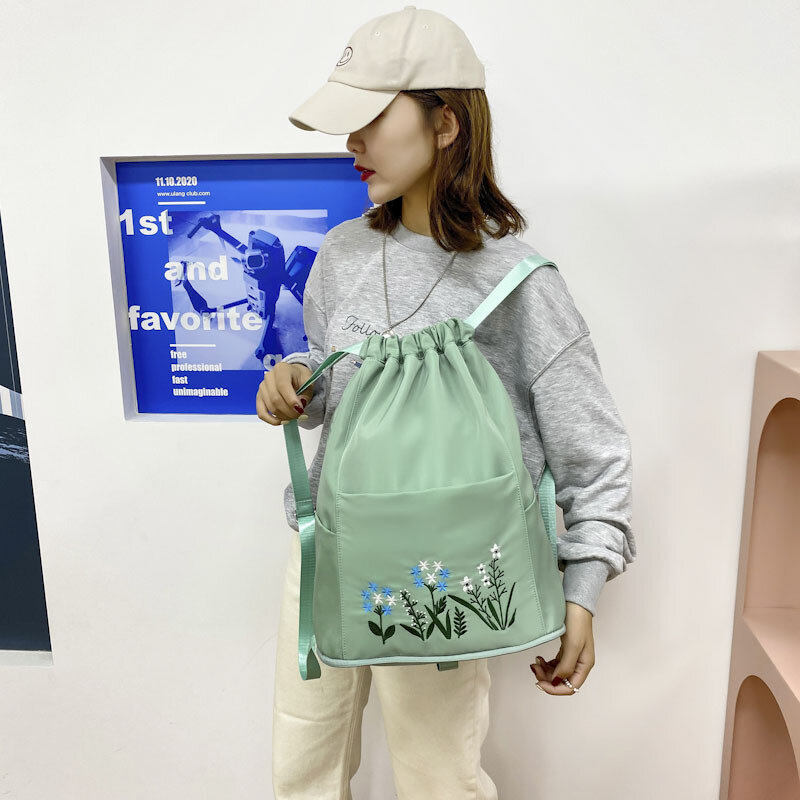 Повседневные водонепроницаемые дорожные сумки, новый дизайн, рюкзаки на шнурке с цветочной вышивкой, спортивный вместительный рюкзак с шле...