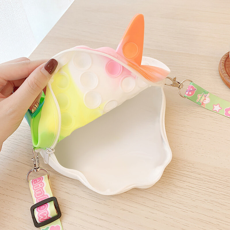 Mainan Fidget Dorong Warna Permen Tas Liontin Mainan Fidget Gelembung Mainan Pereda Stres untuk Anak-anak Dewasa Mainan Sensorik Pop Hadiah Anak Perempuan 2021
