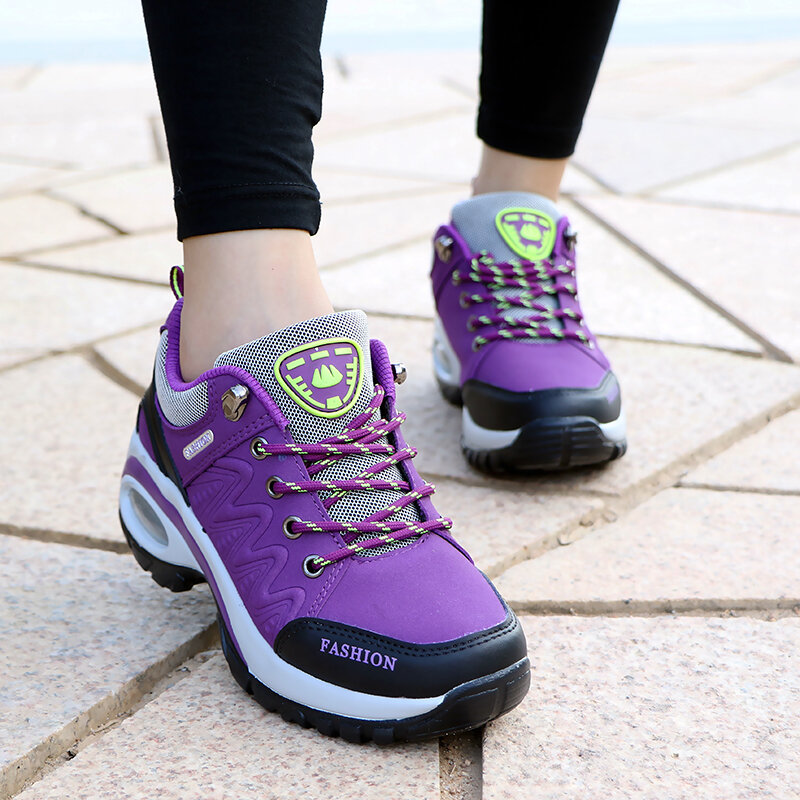 Sneakers Wanita Sepatu Lari Atletik Berbantalan Udara Sepatu Kasual Platform Tinggi Berenda Olahraga Sejuk