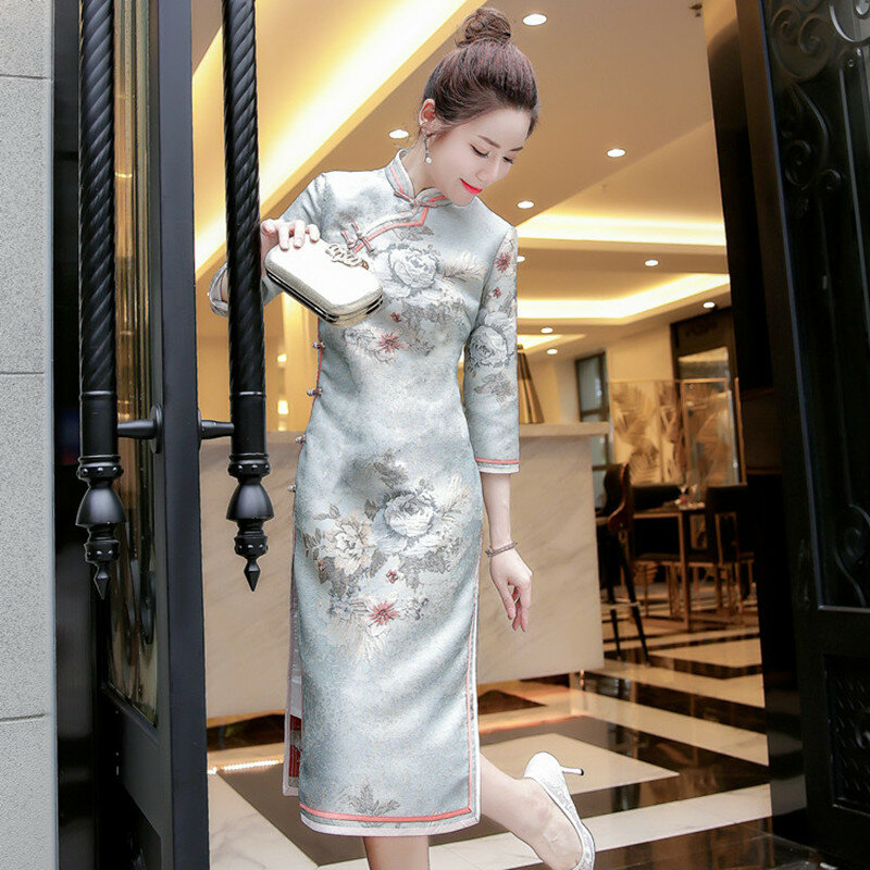 2021 النمط الصيني الربيع والصيف أربعة مواسم جديد سليم التخسيس الجاكار التطريز منتصف طول تحسين شيونغسام فستان wome