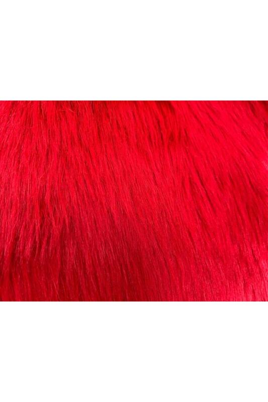 Fronha de pelúcia vermelha decorada