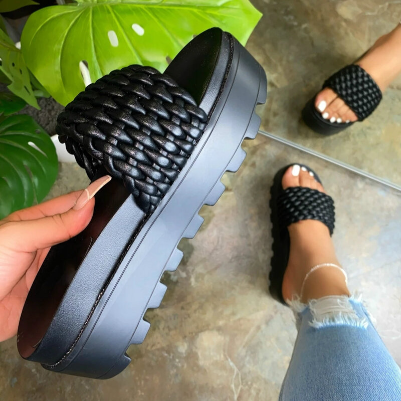 2021 sandali da donna Beige estate nuovo stile moda pantofole da interno in tinta unita intrecciate con suola spessa rosa