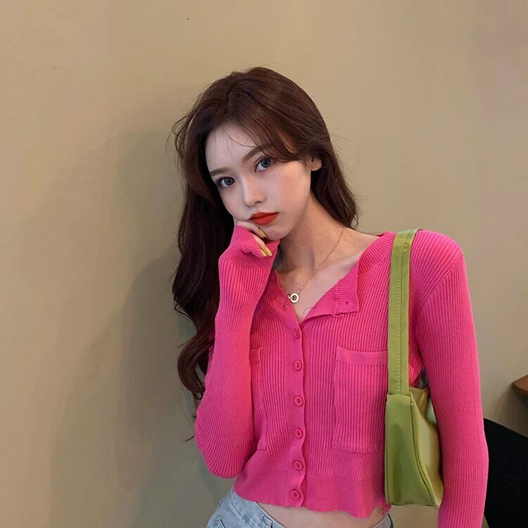 Primavera 2021 nuovo stile coreano Slim Fit dimagrante camicia inferiore Cardigan lavorato a maglia interno da donna Top corto Navel Chic