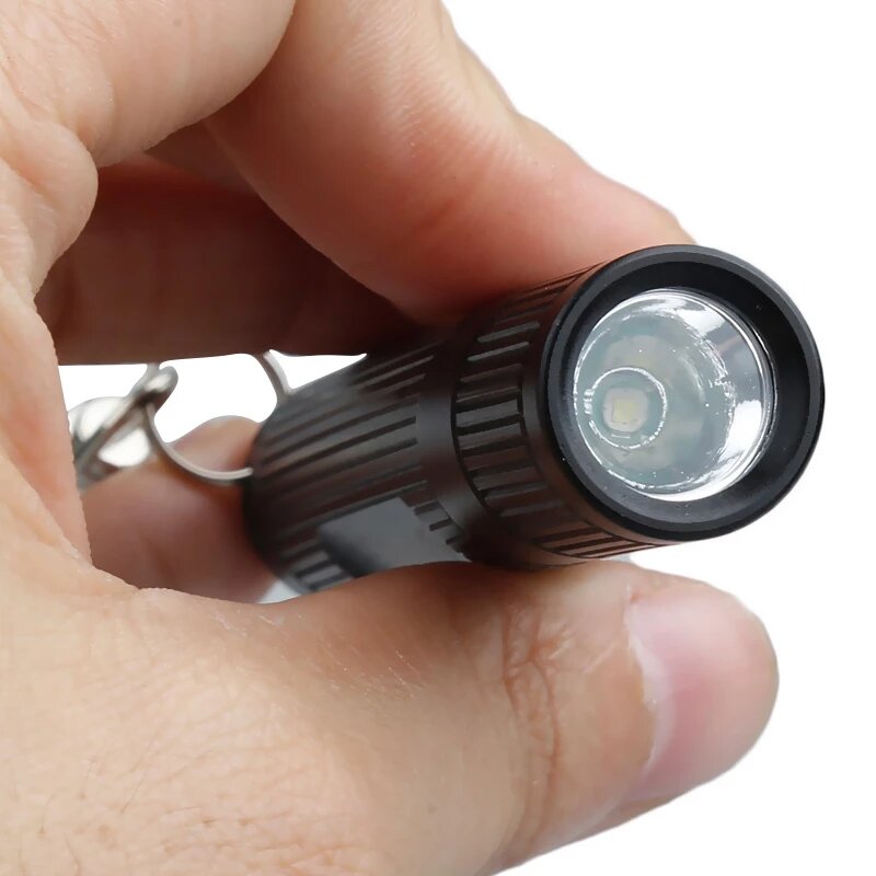 Mini llavero de linterna de luz Led de 3 modos, linterna de 300 lúmenes, luz Flash portátil para iluminación al aire libre, 1 Uds.
