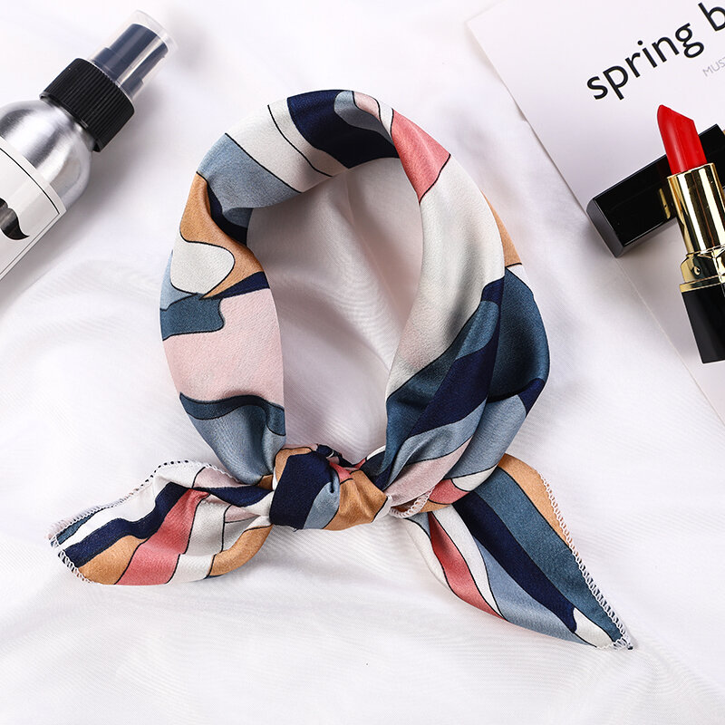 Foulard carré en soie imprimé Satin pour femmes, petit foulard pour la tête et le cou, accessoire pour Bandana, châle, mode 2021