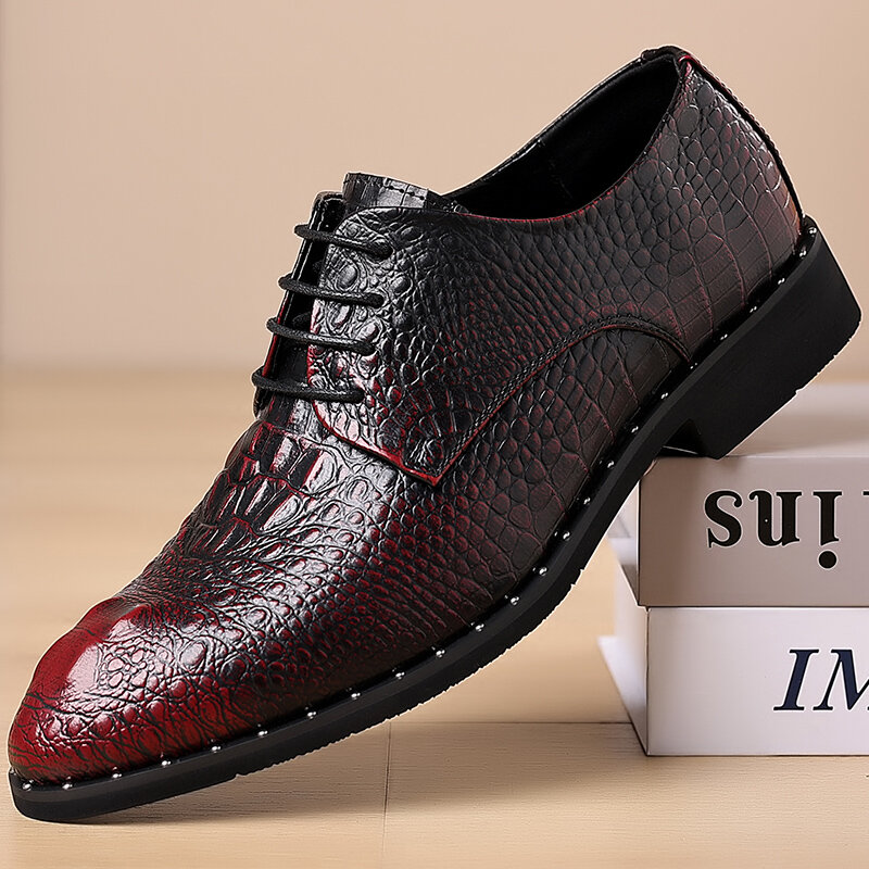 حجم كبير ماركة أحذية من الجلد عادية الرجال موضة رجال الأعمال أحذية من الجلد الأسود Hot البيع تنفس حذاء رجالي غير رسمي في الهواء الطلق