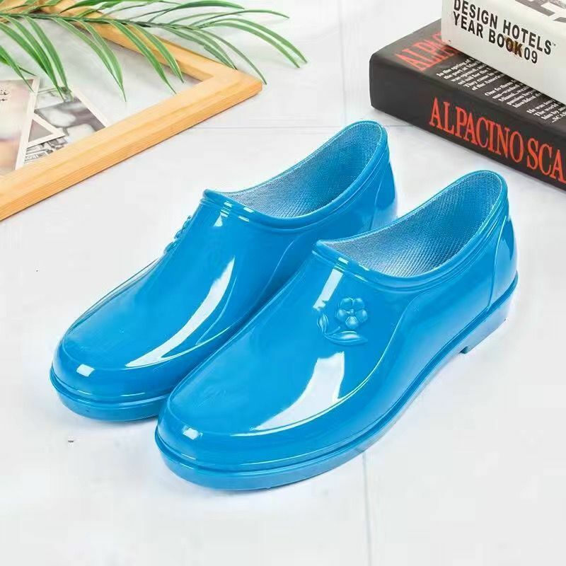 Zapatos de agua impermeables para mujer, Botas de lluvia de goma sin cordones con calcetín, botas acolchadas cálidas para invierno, zapatos de lluvia impermeables, novedad de 2021