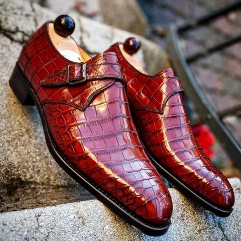 Calçados casuais masculinos de crocodilo, novo estilo pu, versão coreana de clássico, retrô, fivela ponteaguda zq0119