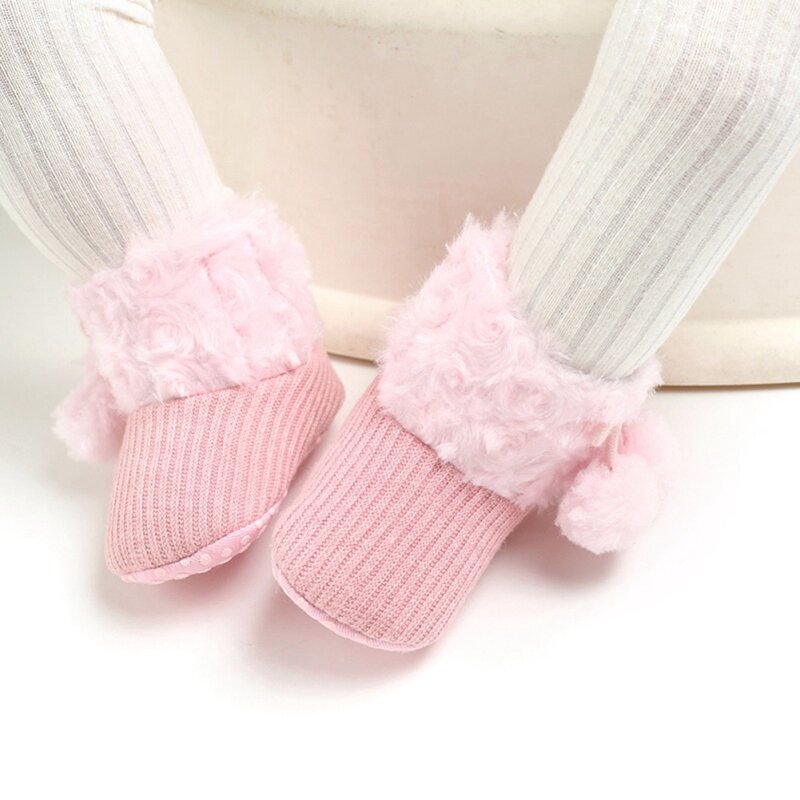 Botas de bebé recién nacido para otoño e invierno, zapatos cálidos para niño y niña, moda sólida, bolas peludas, zapatos para primeros pasos