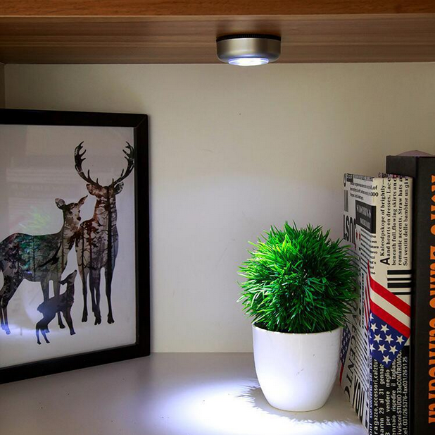 1PC LED Night Light New Touch lampada a risparmio energetico autoadesivo senza fili alimentato a batteria armadio camera da letto cucina articoli per la casa