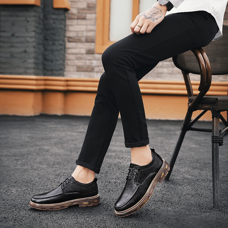 Zapatos de cuero de alta calidad para hombre, calzado informal con cordones, cómodos, para exteriores, novedad de 2021