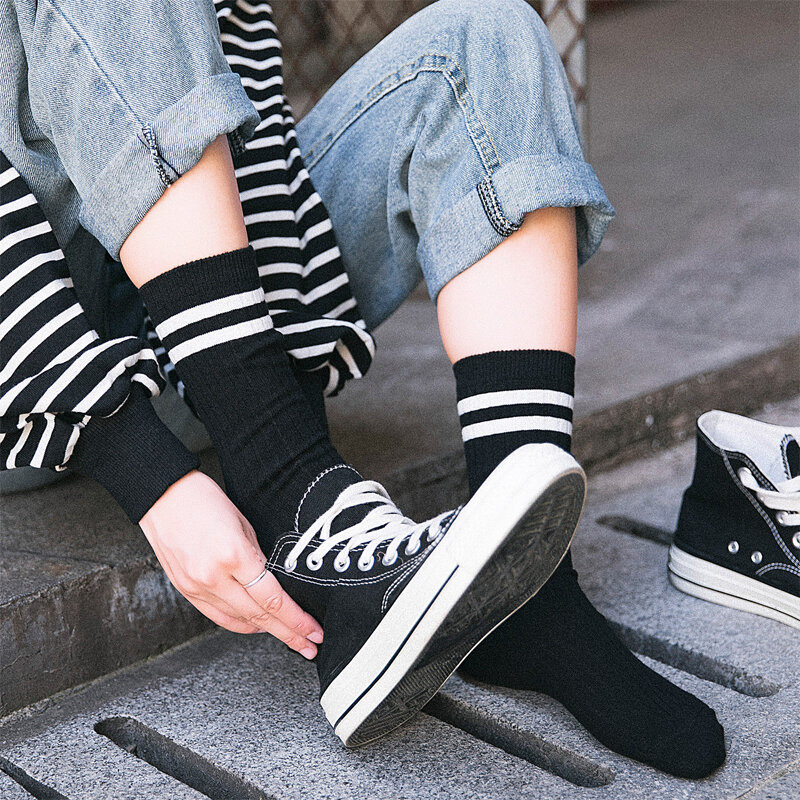 Chaussettes en coton pour femmes, nouveau style, chaussettes hautes à rayures, tendance, Harajuku, printemps et automne