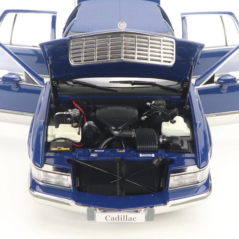 BLUE 1/18 GM CADILLAC FLEETWOOD DIECAST MODEL REPLICA RARE COLLECTION FOR DISPLAY