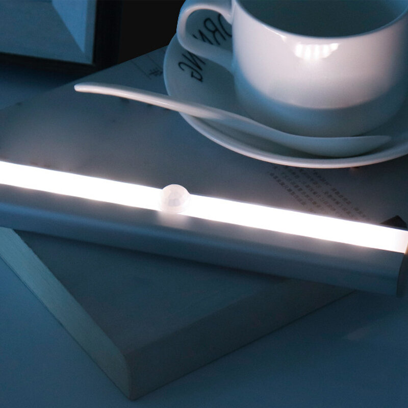 Luz LED con Sensor de movimiento para armario, luz blanca fría para escaleras y pasillos, 60 leds