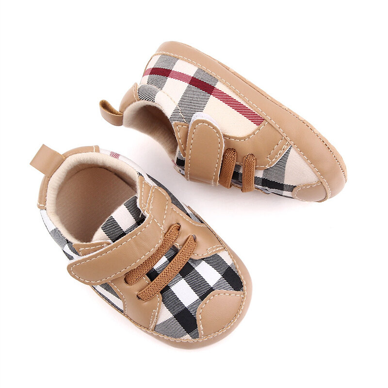 Chaussures de printemps et d'automne pour enfants de 0 à 1 an, nouvelles chaussures confortables en treillis à semelle souple pour bébés de 0 à 1 an