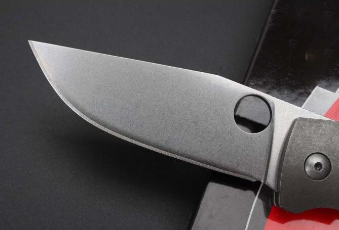チタン合金ハンドル付き折りたたみナイフ,高品質の硬度折りたたみナイフ,d2ブレード,屋外安全ポケット付きセイバー,edcツールhw549