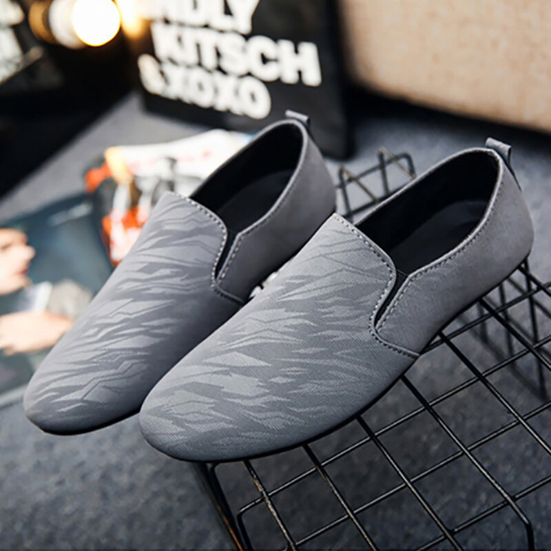 Men's Loafers Comfortable Flat Casual Shoes Breathable Slip-On Soft Leather Driving Shoes Moccasins Mocasines Hombre Men Shoes