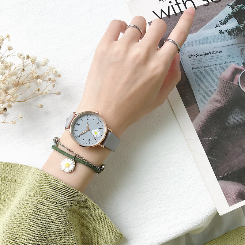 Moda feminina pequena daisy design relógios 2021 ulzzang marca retro verde senhoras relógios de pulso casual feminino couro quartzo w9836
